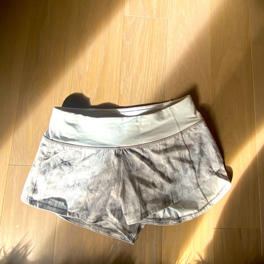 EUC no flaws like new bundle lululemon speed up shorts